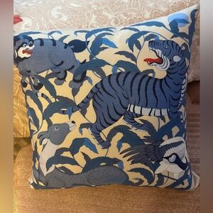 Jim Thompson Blue and white silk 18”x18” Decorative Pillow. New !